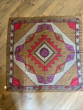 Geoffrey Beene New York Large Vintage Scarf Shawl Aztec Design 46x46 Polyester